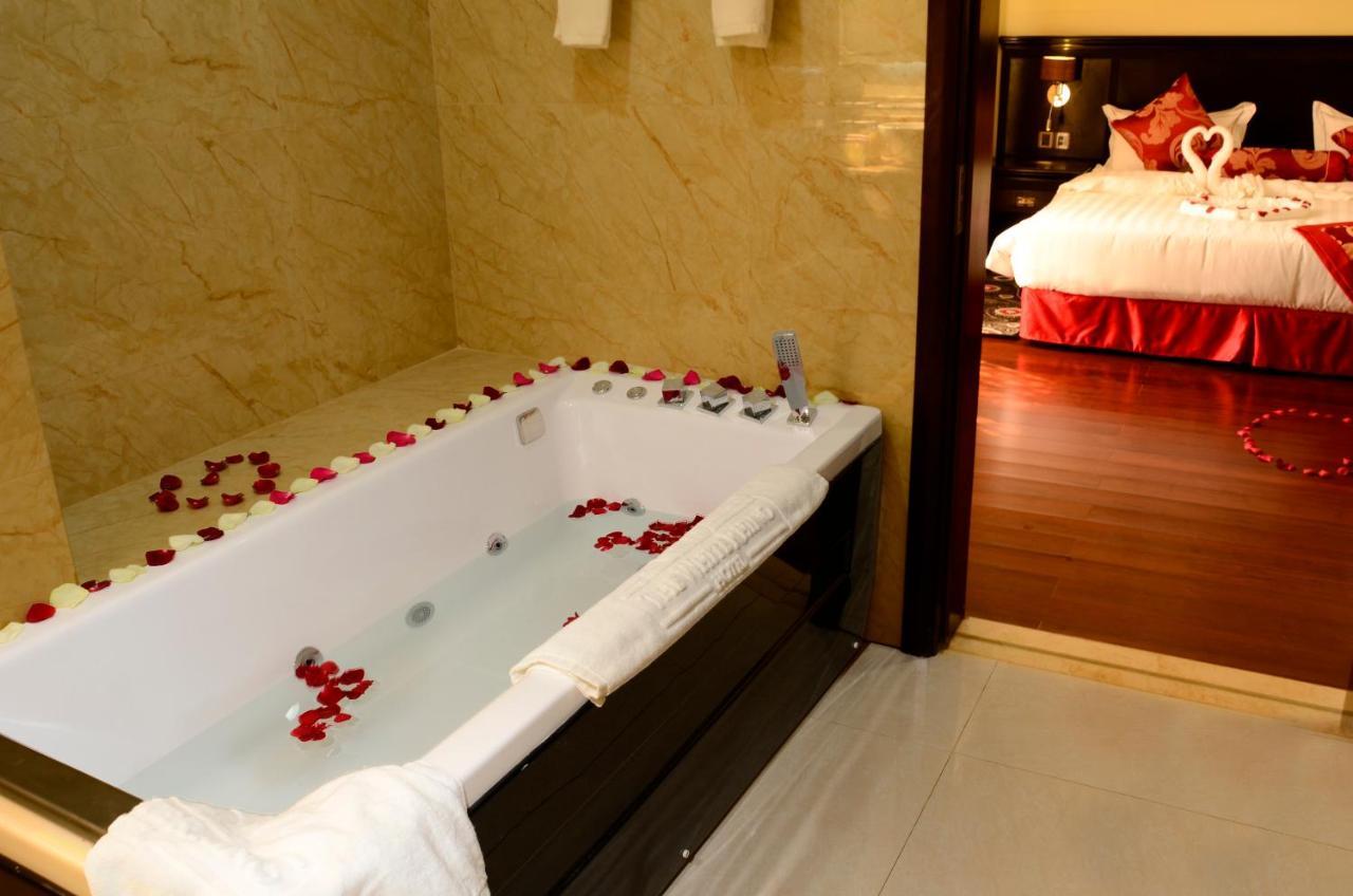 The White Rhino Hotel 4*